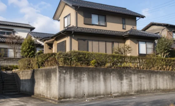 擁壁のある土地｜佐野市の相続不動産を確認するイメージ