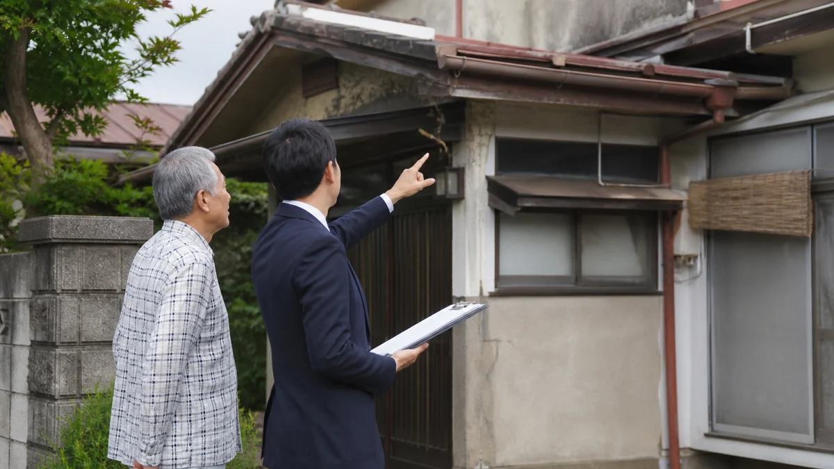 老朽化住宅｜相続不動産の売却条件を相談するイメージ